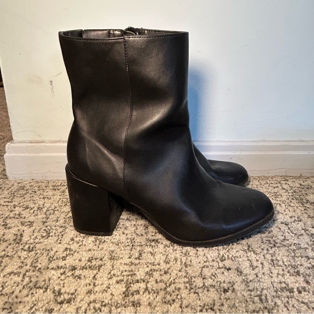 A New Day Black Chunky Heel Ankle Booties Size 9.5